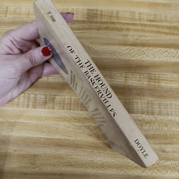 The Hound of the Baskervilles Novel by Sir Arthur Conan Doyle Scholastic 1975 VG - Picture 3 of 9